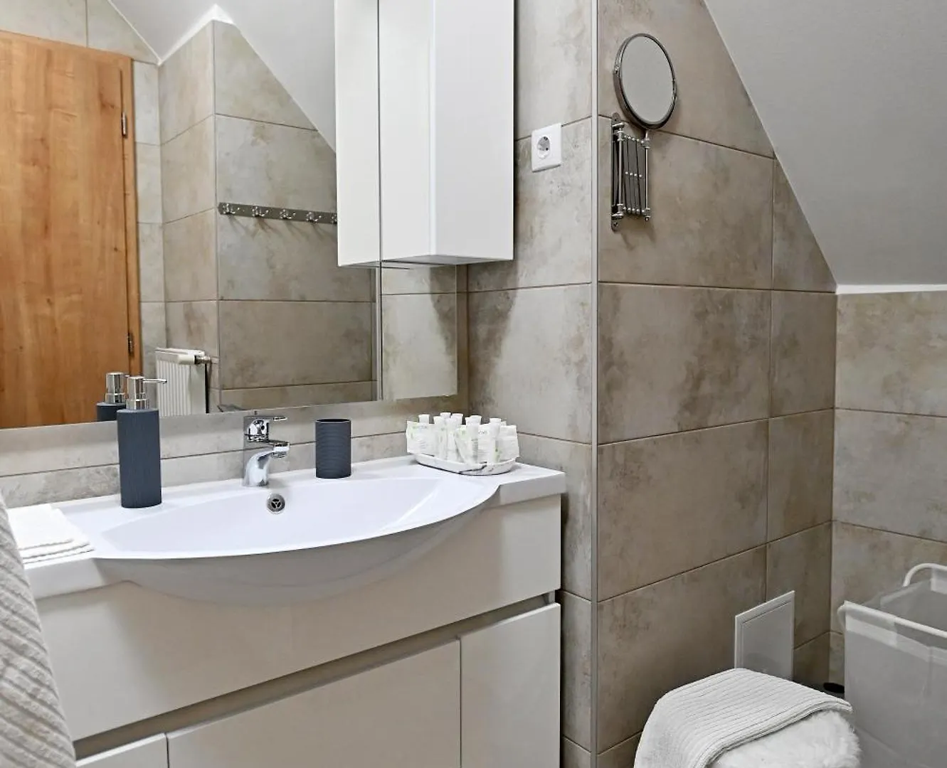 One Luxury Grand Suite Eger Apartment